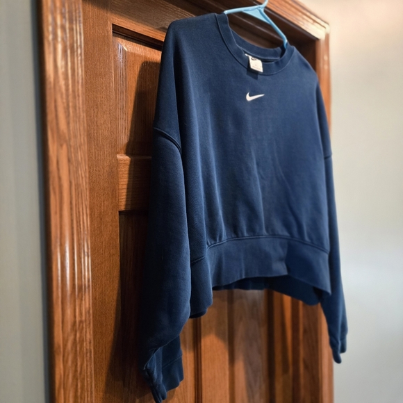 Nike Women's Blue Cropped Sweater - Picture 5 of 6